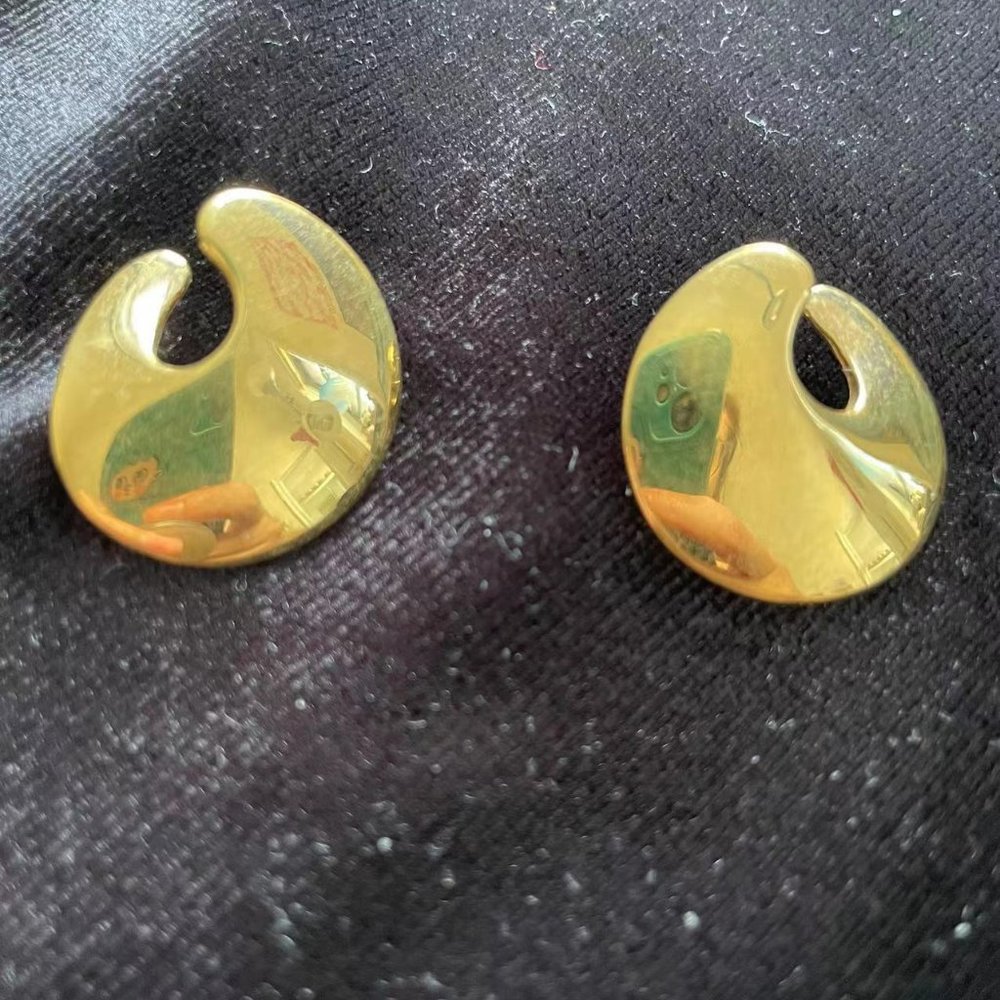 vintage monet gold tone earrings